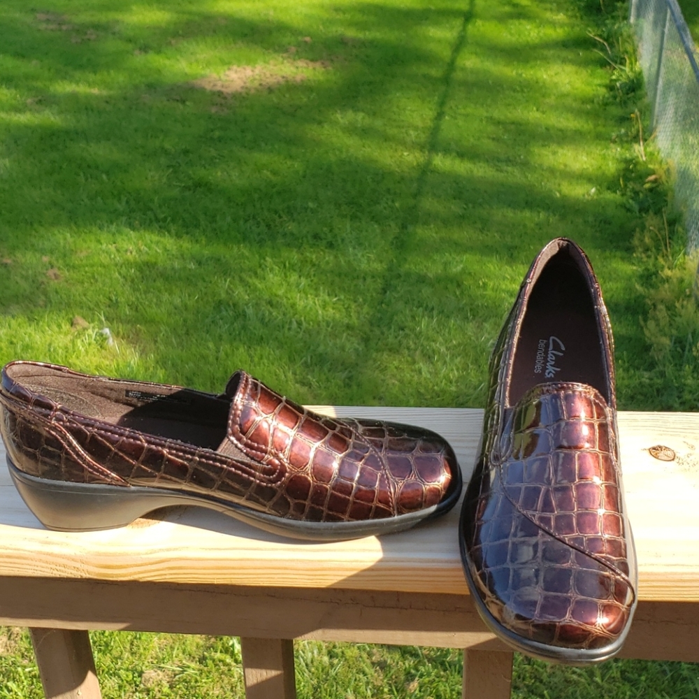 Clark's Bendable Brown Crocodile Loafers